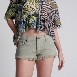 One Teaspoon Bonita Shorts Khaki Size 31 NWT